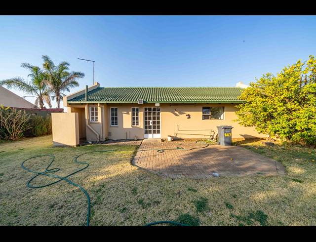 2 BEDROOM FREESTANDING FOR SALE IN HUNTINGDON